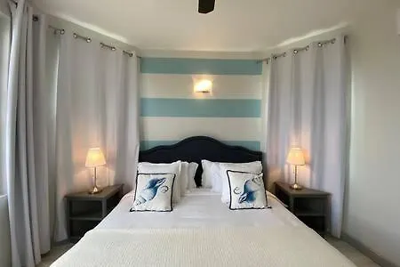 Apartment Ultra Modern 2br Penthouse, Sleeps 5, Beach Front, Pool, Roof Patio, Montego Bay